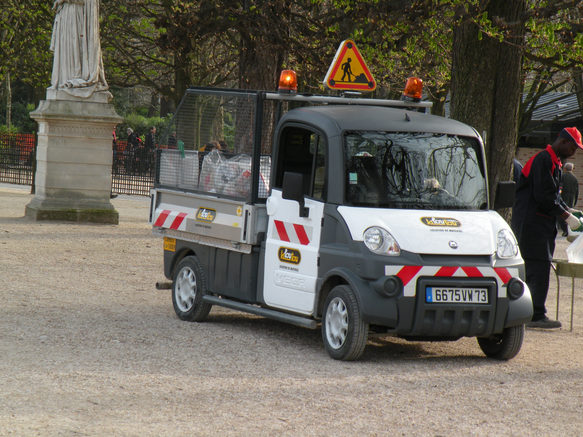  petit camion des jardiniers du Luxembourg